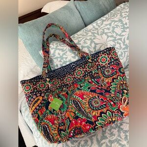 NWT. VERA BRADLEY. RETIRED PRINT. VENITIAN PAISLEY. LARGE MILLER BAG TOTE